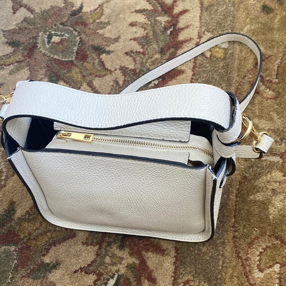 NWOT!  Genuine Leather Hand Bag in Cream Color from my trip to Italy😍 - Picture 5 of 8